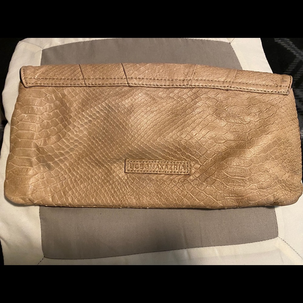 BCBGMAXAZRIA